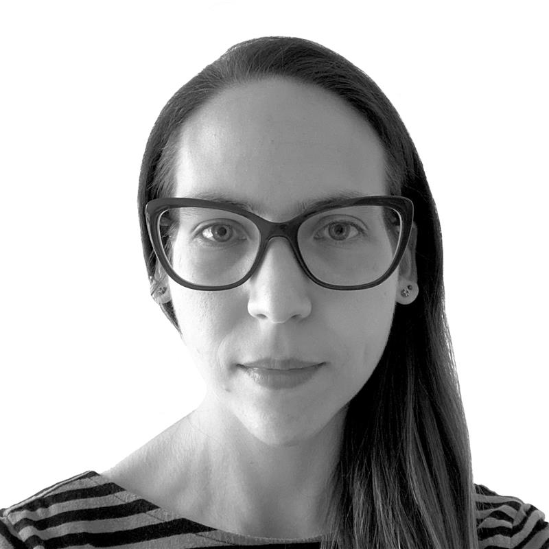 MaraMagni_Headshot_Keyed